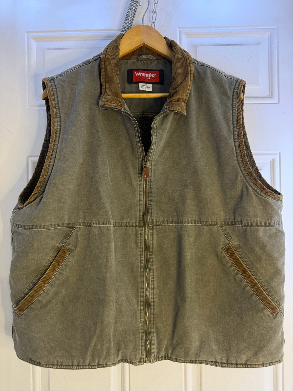 Wrangler Men's Olive Workwear Quilted Vest‎ with Brown Trim